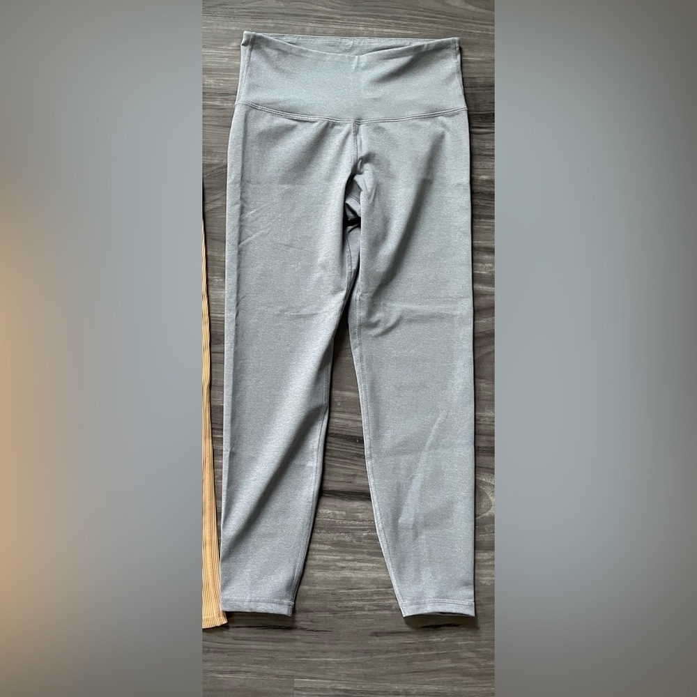 Old navy medium athletics leggings silky smooth